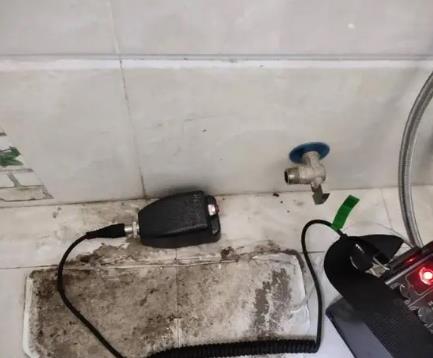 铁门关屋顶漏水维修公司分享下卫生间漏水的危害及解决方法
